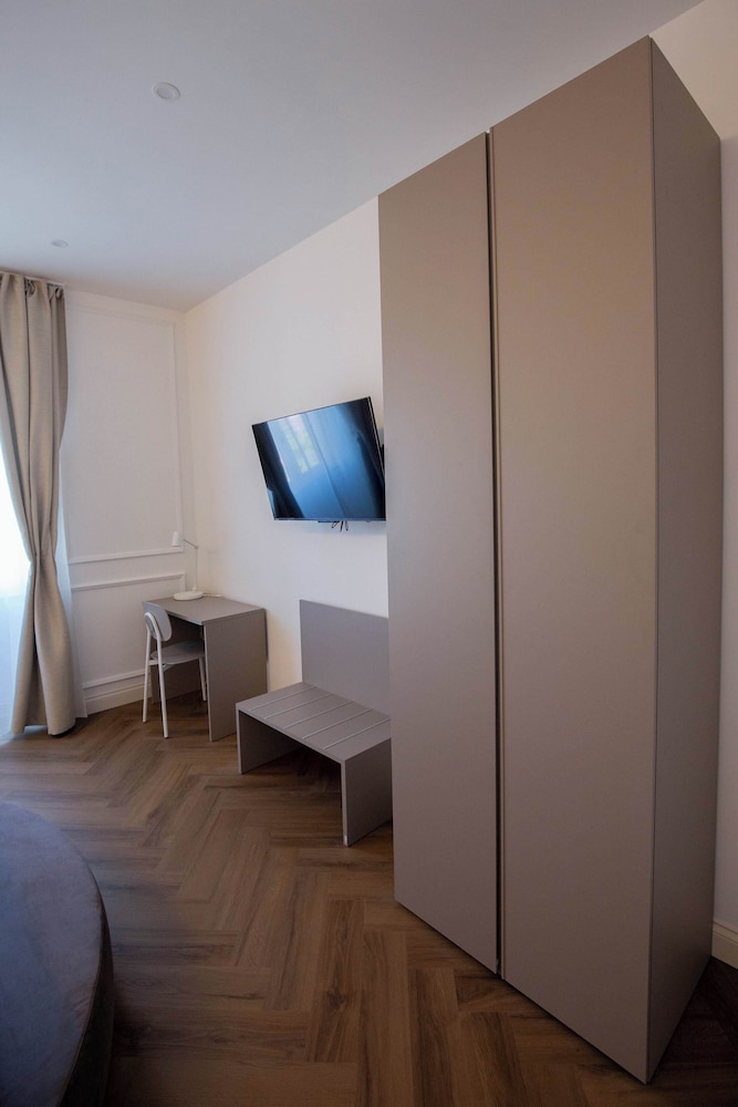 Colosseum Holidays - Luxury 3 Bedroom Apartment