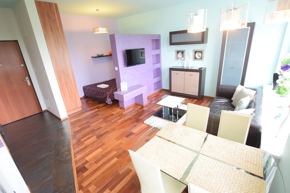 Elegant Apartment Arkadia view 2