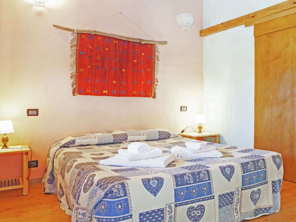 Cozy Cottage in Portomaggiore near Lake view 2