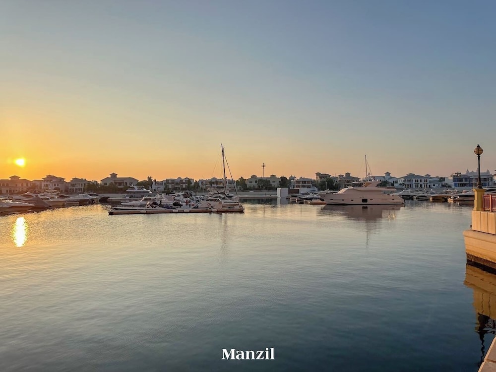 2BR Maid Enjoy Sea Views Palm Jumeirah