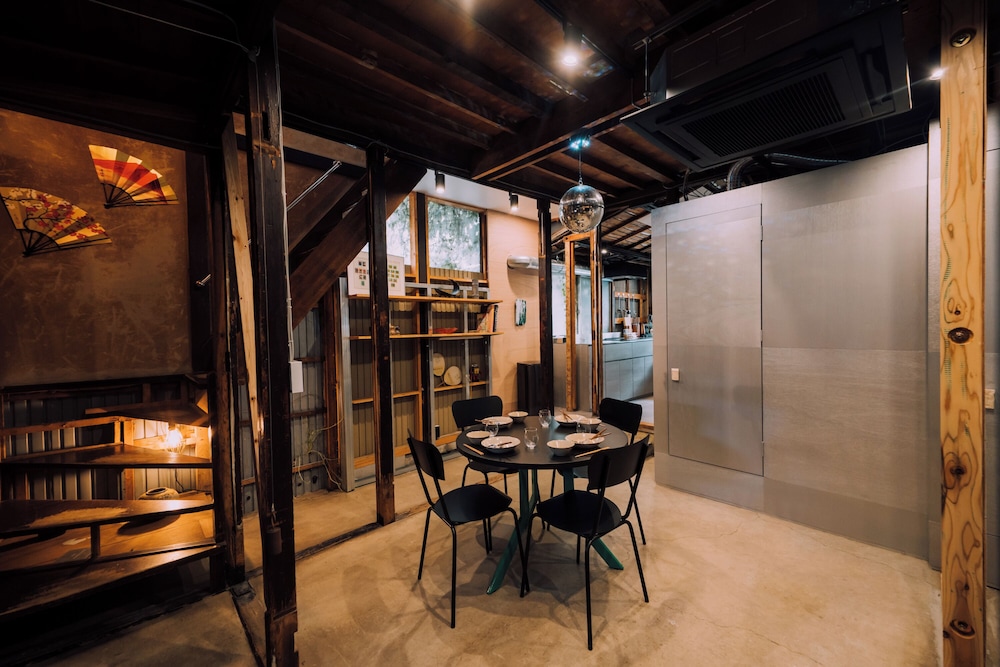 Ivy Place Harajuku Urban Steel Teahouse