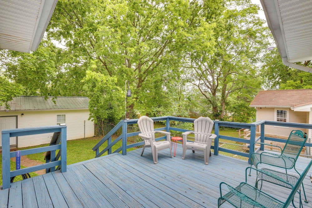 Walk to Dtwn: Ironton Home in Historic District