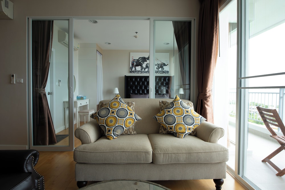 1702 - 2 Bdr Condo With Seaview Boathouse Hua Hin