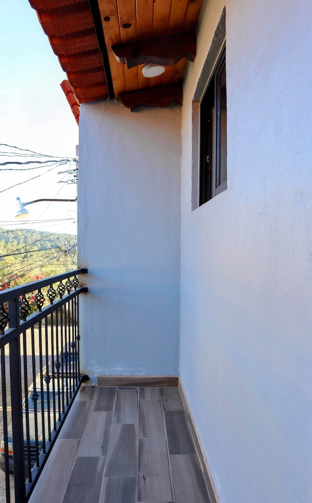 WorkVista Cowork y Hostal view 2