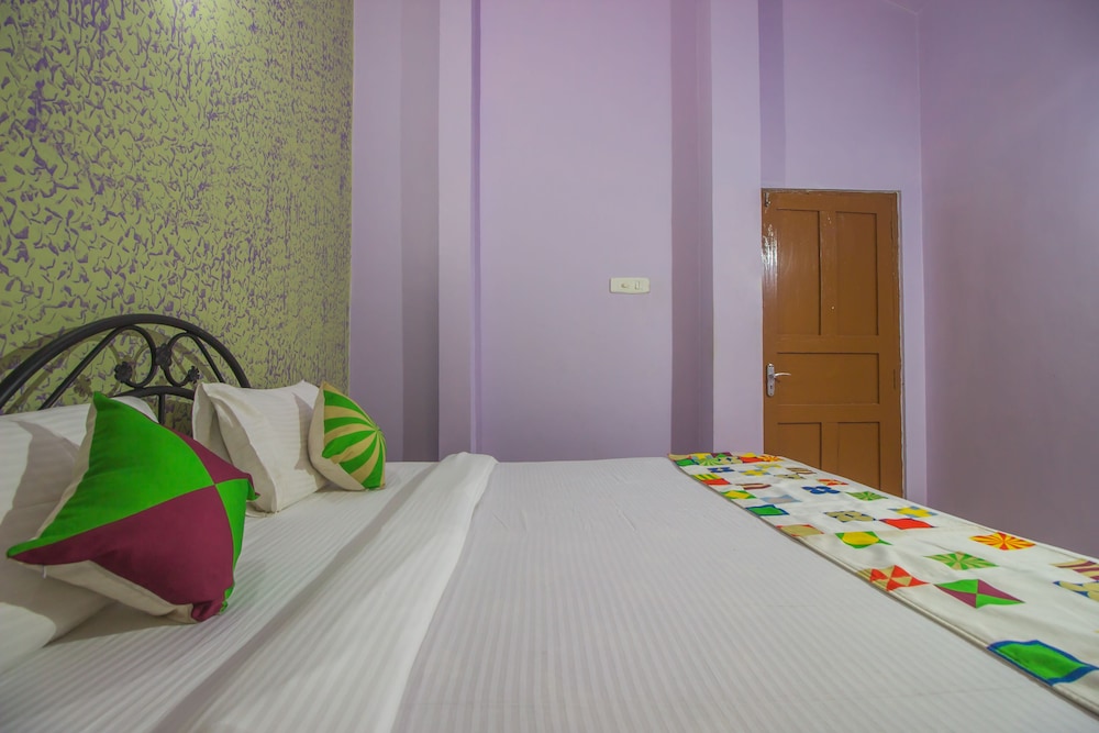 OYO 22067 Home Cozy 1BHK Near Carmona Beach view 2