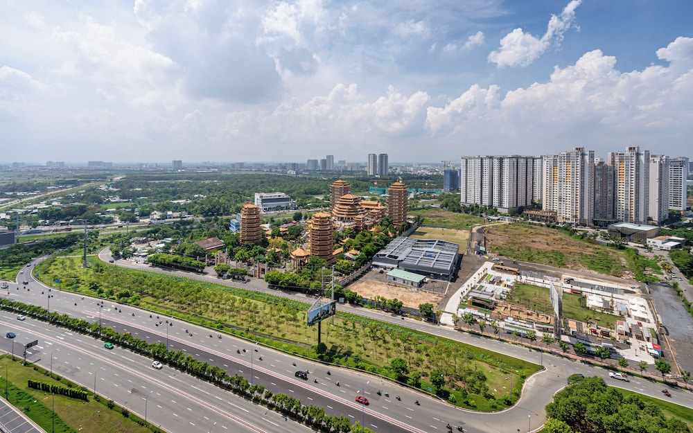 Lumiere Riverside by TrueStay