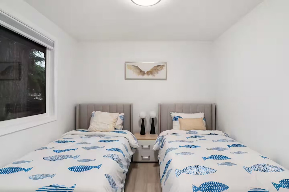 Comfortable Kirkland Home for Family & Remote Work