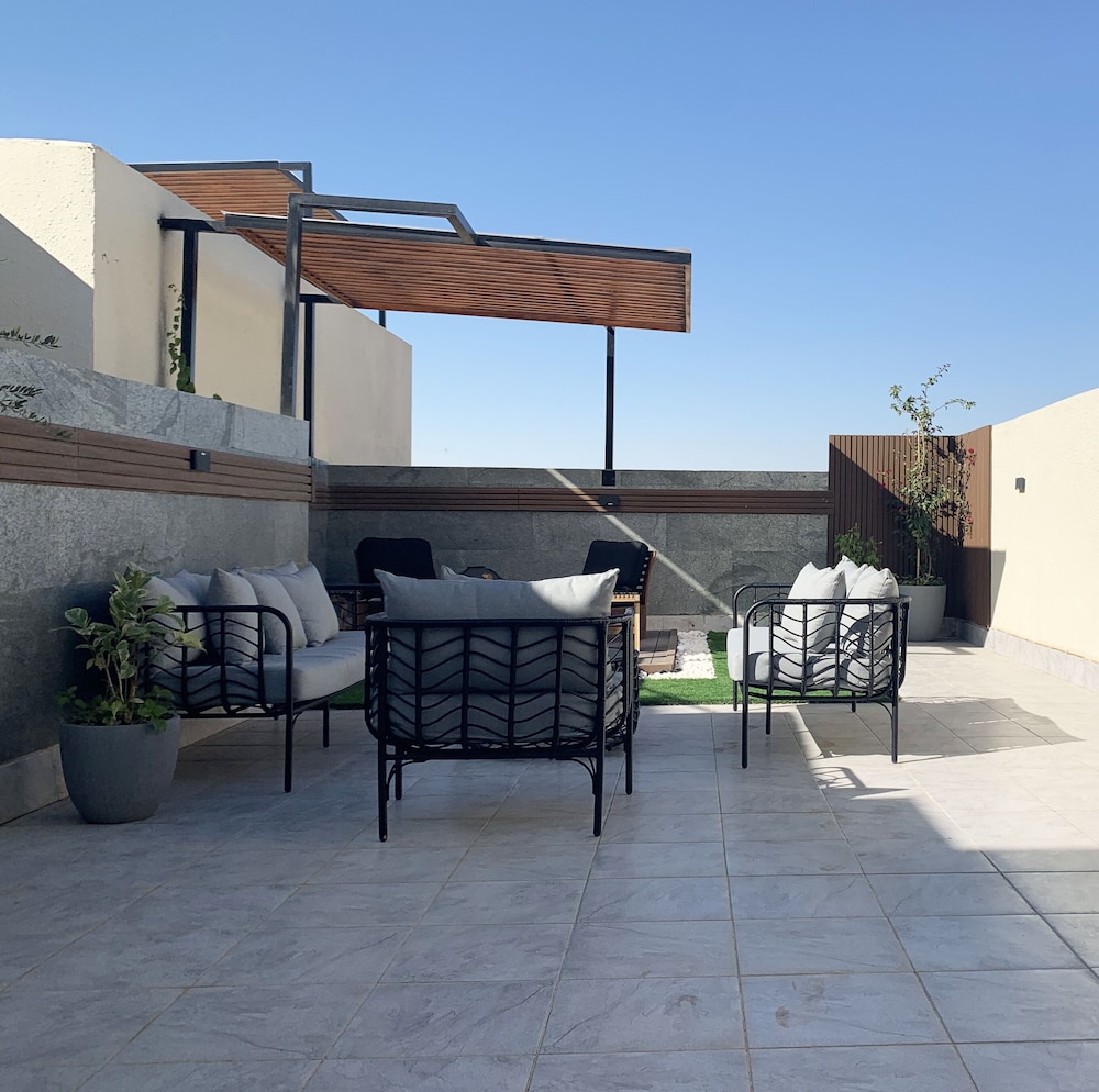 Ewa Alqirwan District