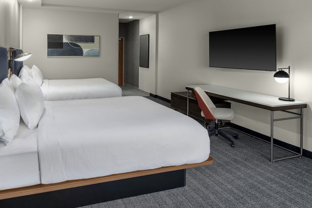 Courtyard By Marriott Sherman