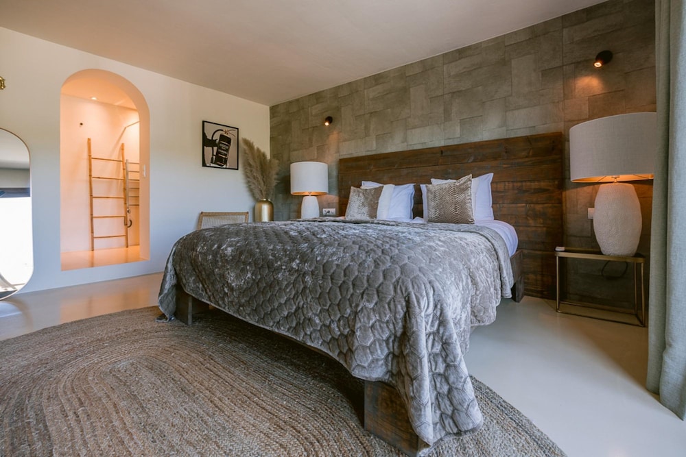 Can Furnet in Ibiza With 4 Bedrooms and 8 Bathrooms