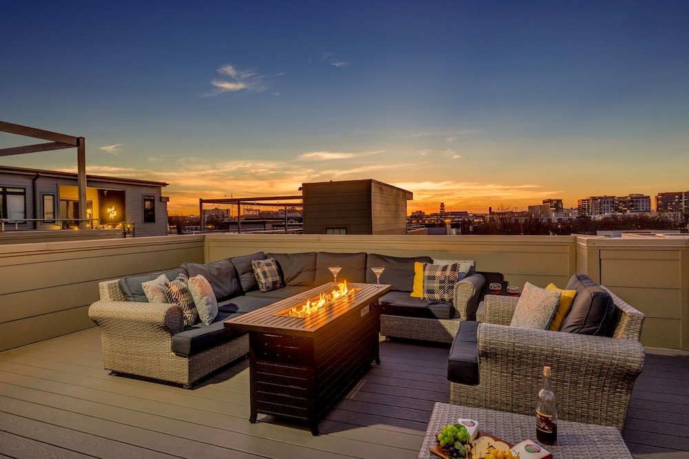 Gulch Melody - Private Rooftop - Heart of Gulch