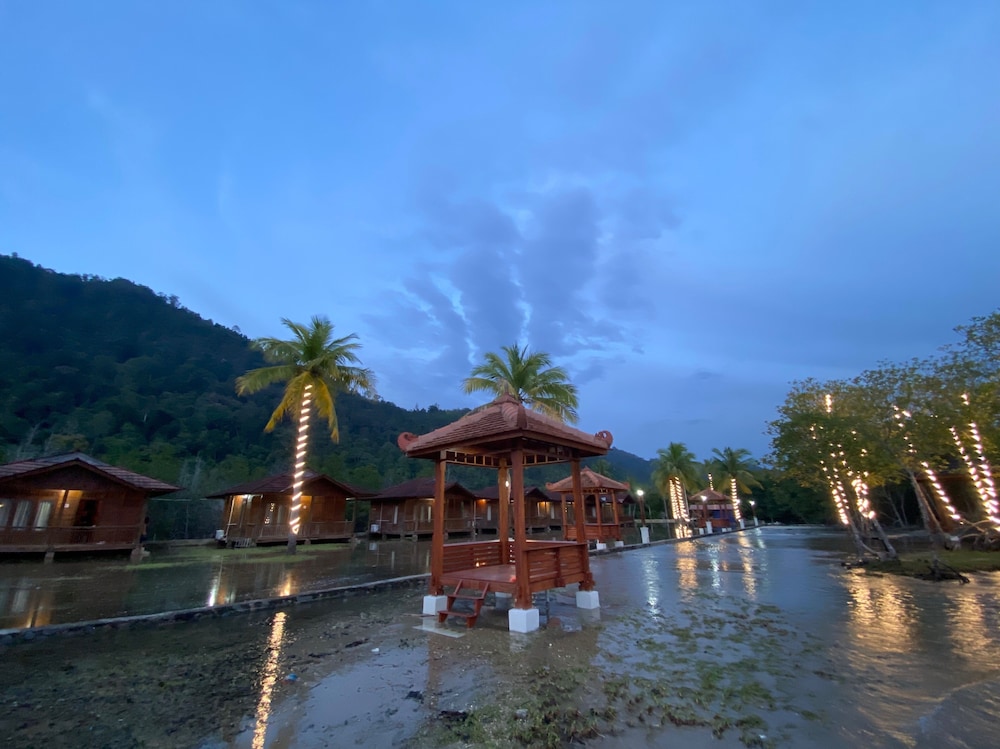 Nyalo Beach Cottage view 3