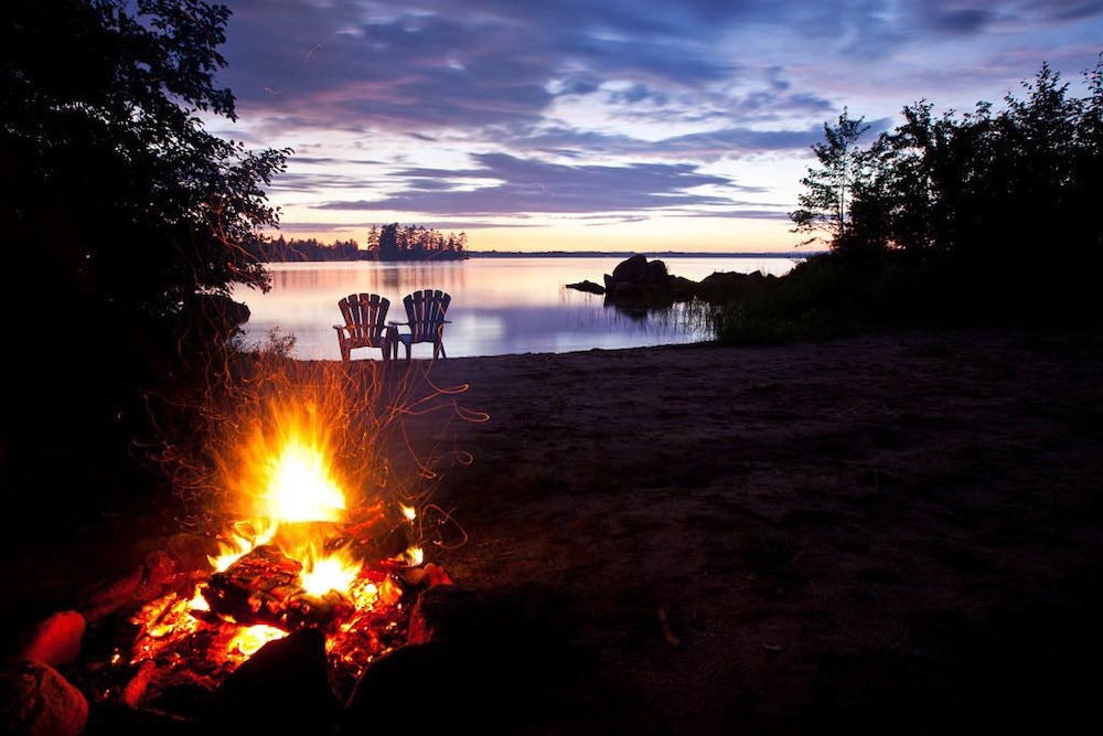 Lakepoint Cottage Resort