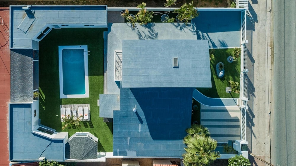NEW Modern Stylish 6BR 6BA Villa Near Palmbeach