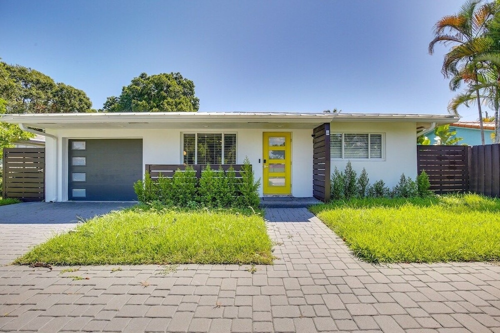 Oakland Park Oasis Heated Pool & Private Patio