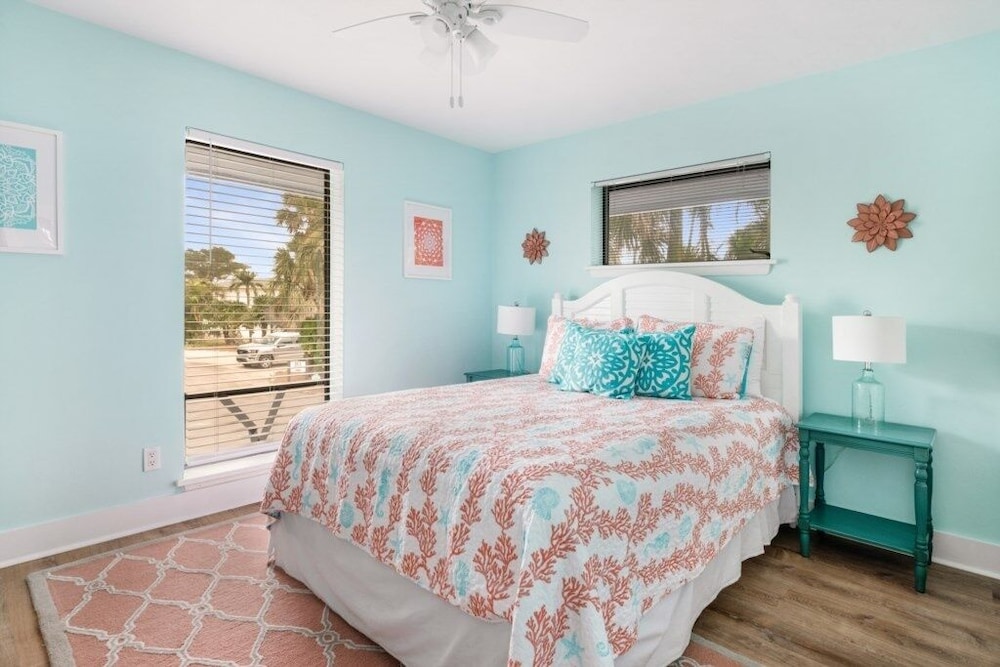 11431 Dickey Lane-kaztiva 3 Bedroom Home by RedAwning view 2