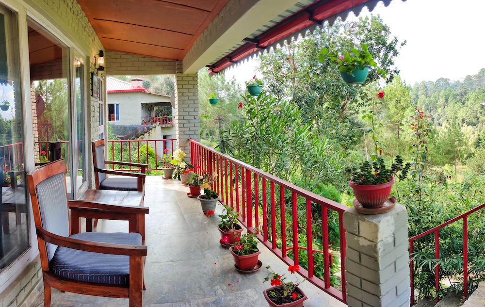 Majkhali Woods, Ranikhet, By Himalayan Eco Lodges view 2