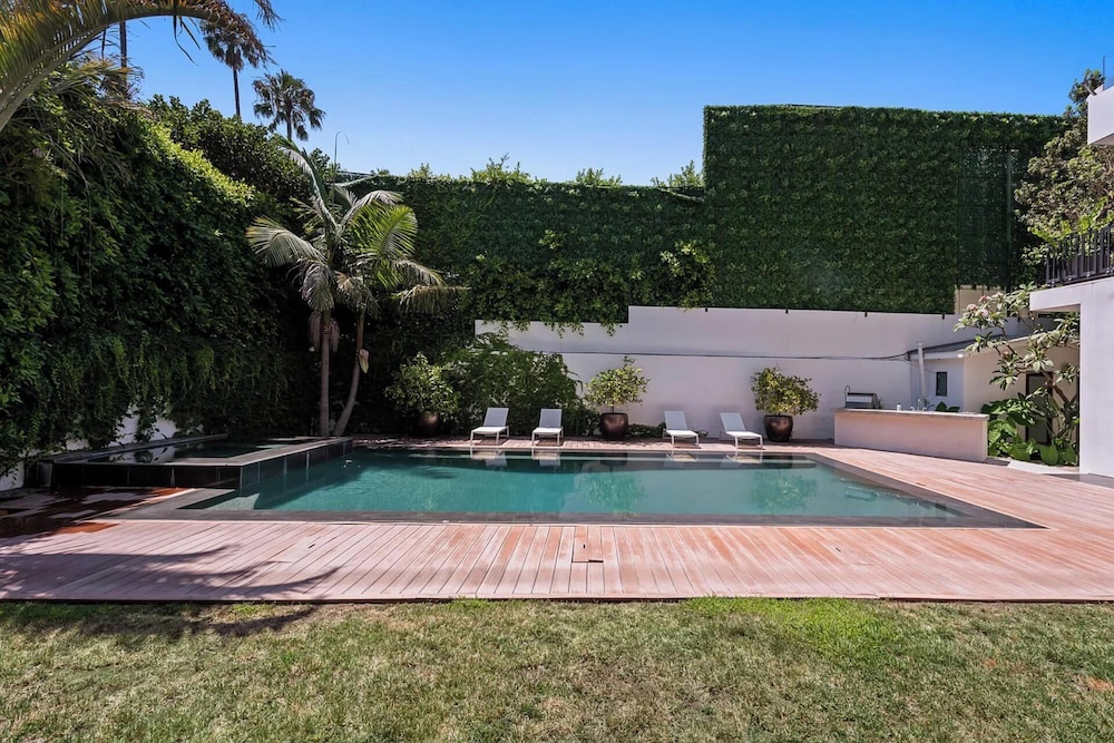 Alta Royale - Exquisite Designer Retreat Near Soho House & Rodeo Drive