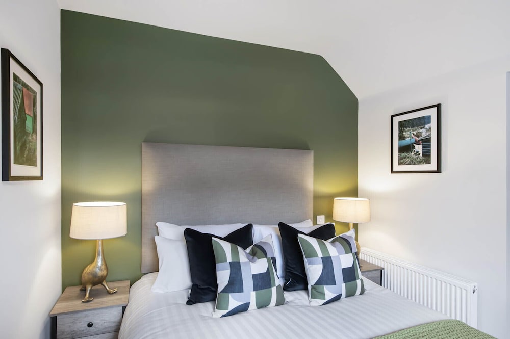 The Woodside Apartments