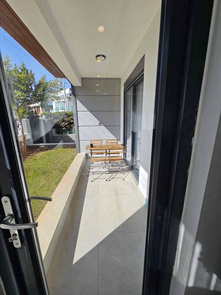 Professionally Maintained Spacious New Suites 2-1