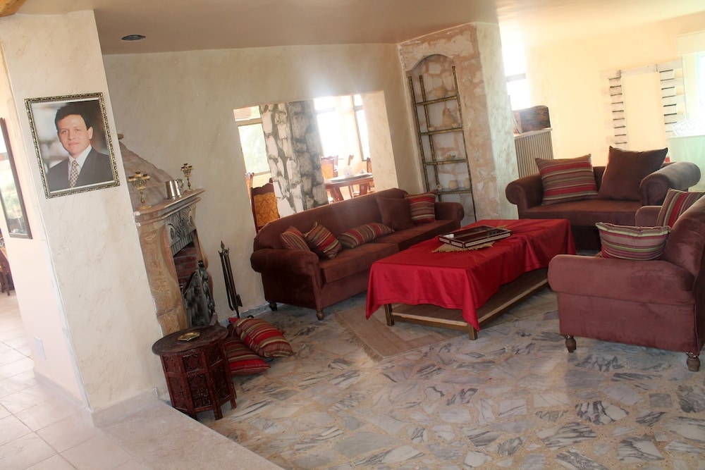 Town of Nebo Hotel
