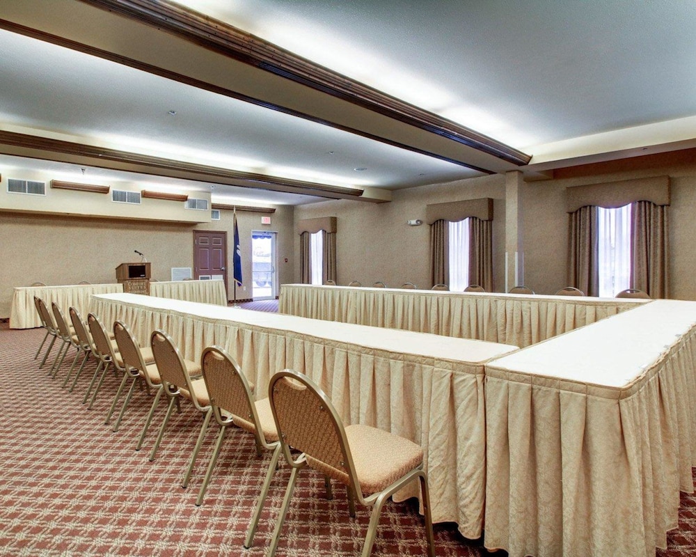 Clarion Suites - Property Image 11