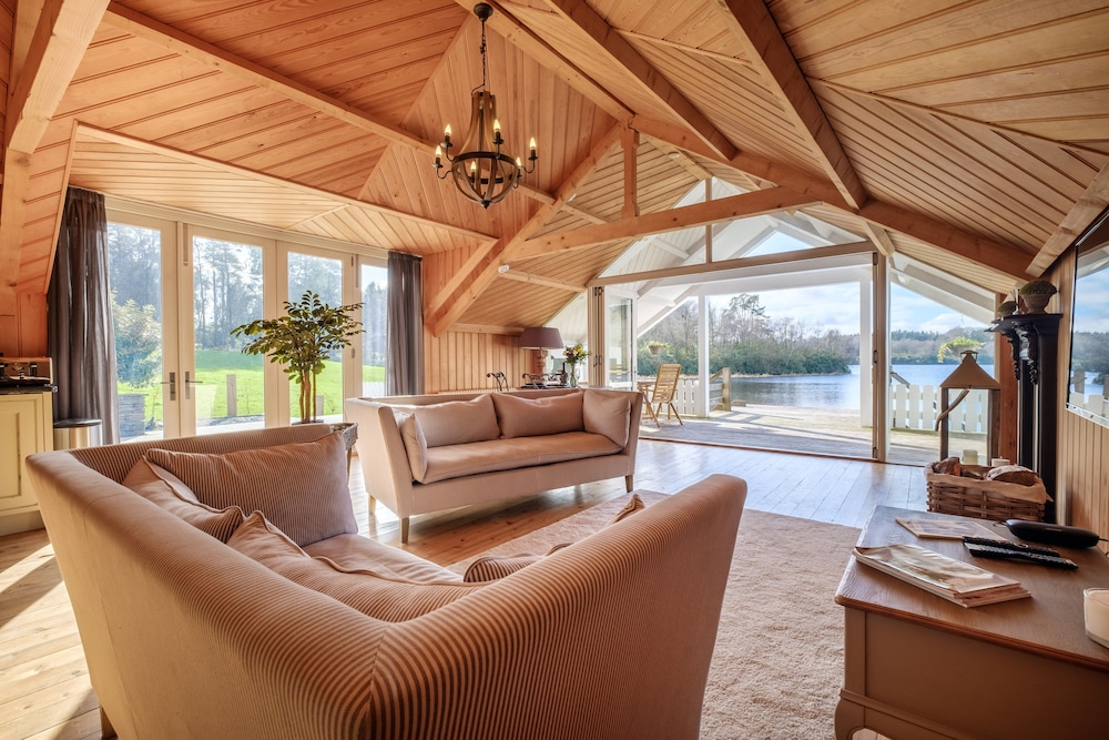 Lilymere Boat House
