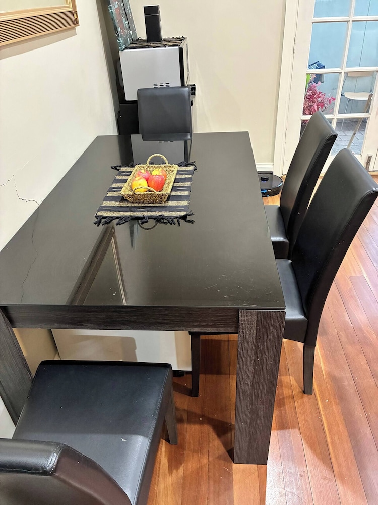 Cozy Tusmore Apartment With Private Garden City View Near Burnside Village Mall