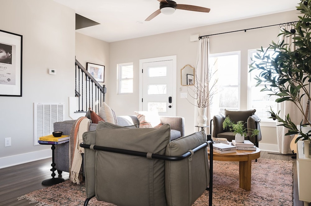 Stapleton Mcgraw by Avantstay 2 Units Sleeps 16 Spacious Home in Nashville