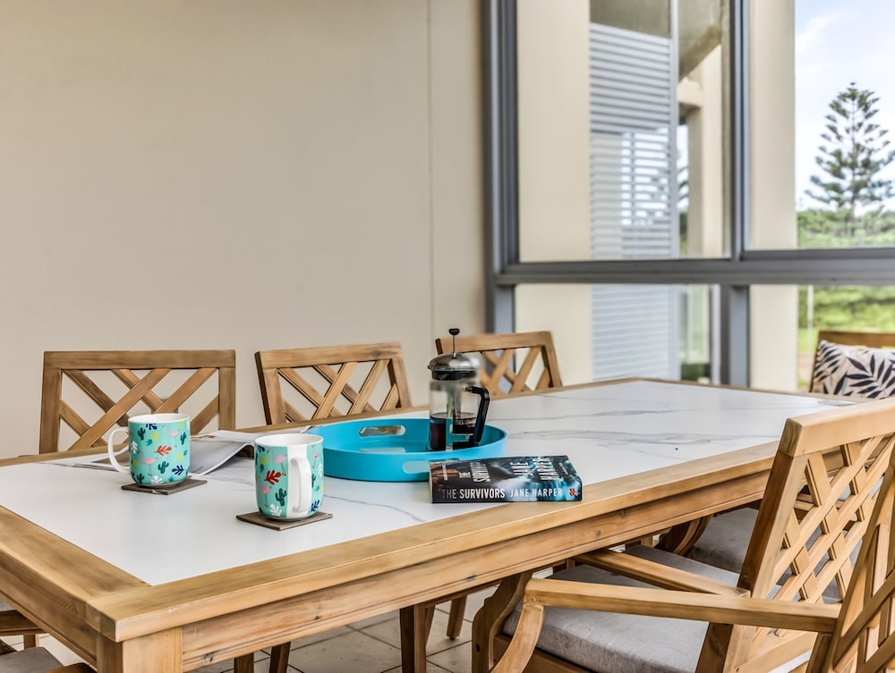 Tropical Park View Retreat 3BR Bali Resort in Kingscliff (1210)