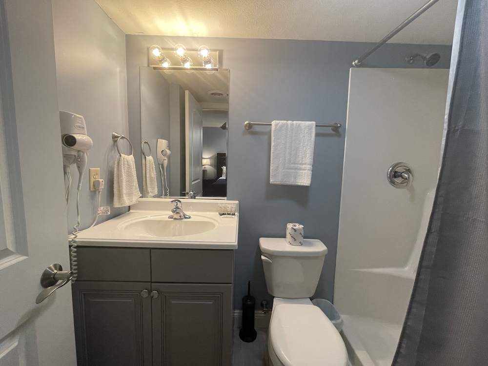 Harbour Square Suites