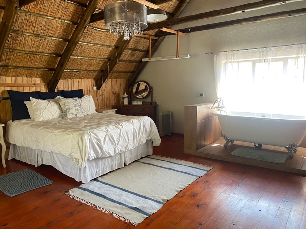 Stunning Private Cottage in the Heart of Nyanga - 2095