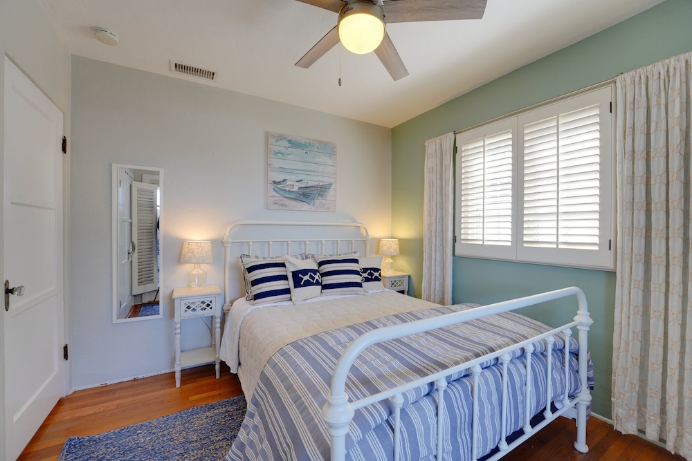 Coral Cottage