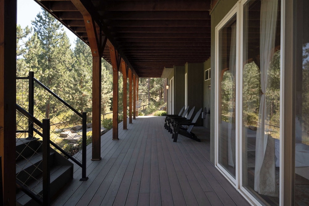 Amazing Riverfront on the Water- Big Sky Bend
