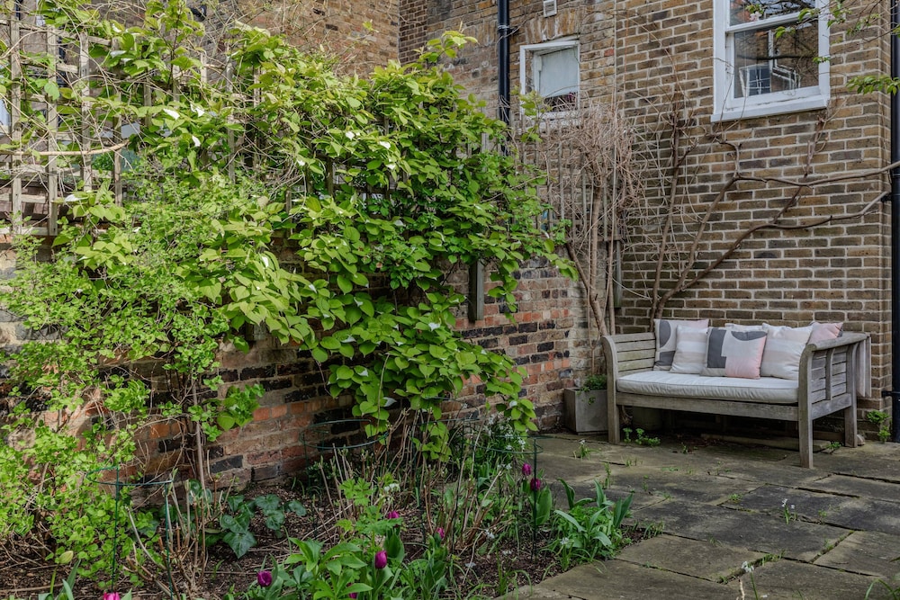 Hemingford Road IV by Onefinestay