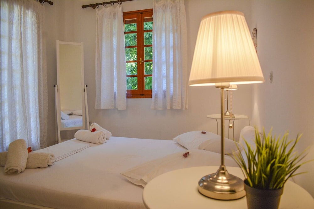 Alekos Beach Houses - Alekos Beach Complex