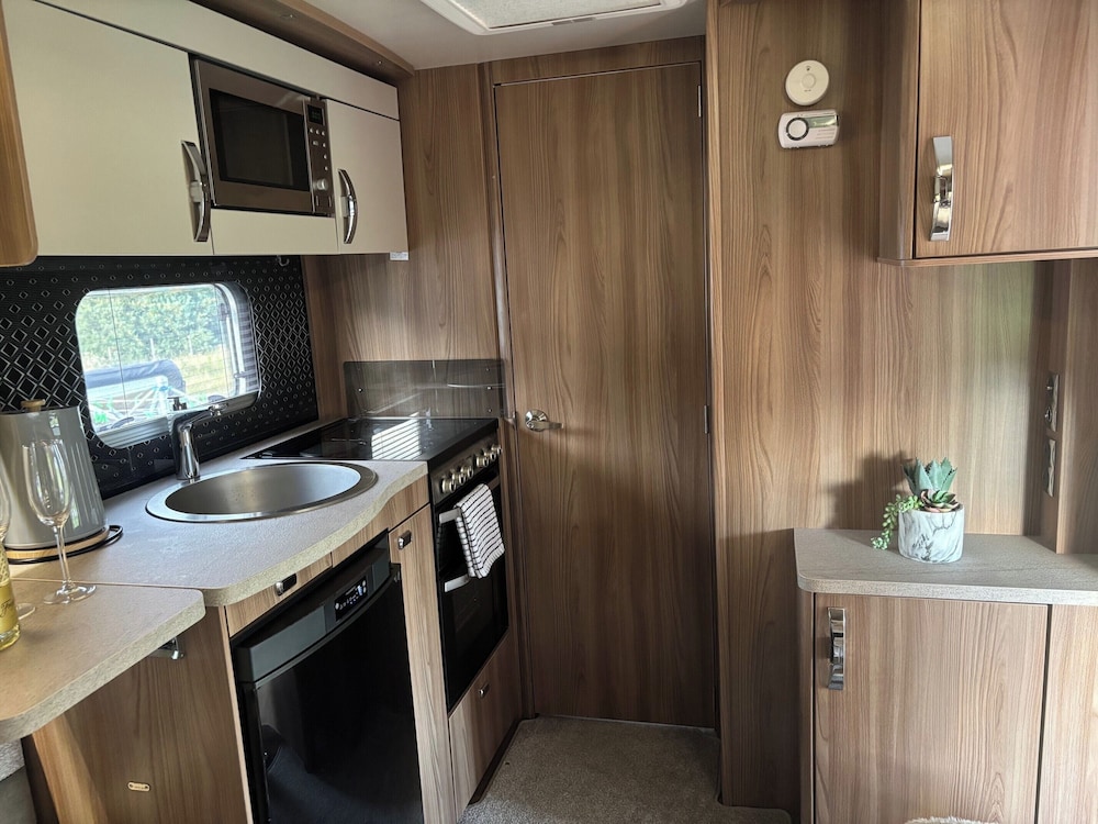 4 Guests - Pet Friendly - Durham Caravan Retreat