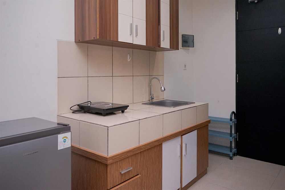 Minimalist And Spacious Studio Apartment At Paramount Skyline