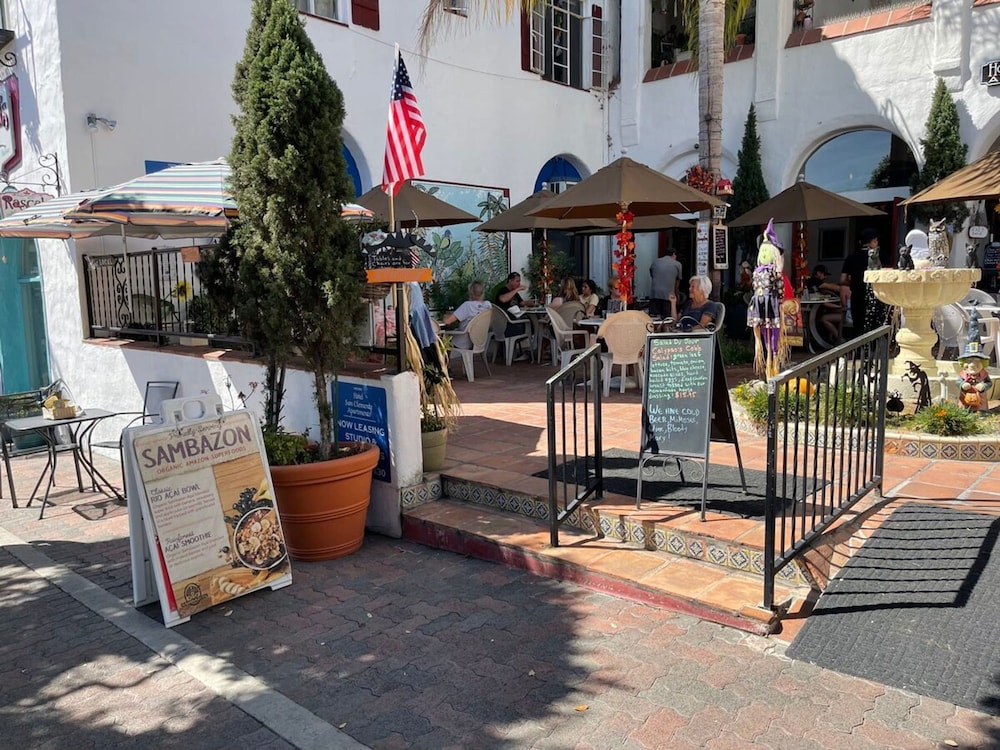 Walk To Beach 2BR Top Location - AA
