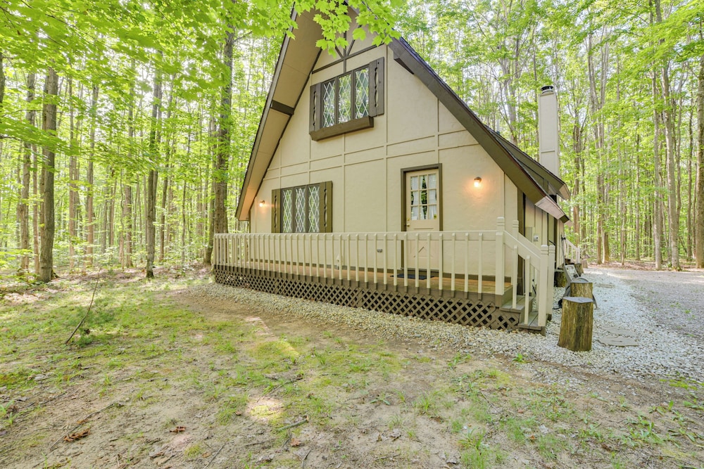 Woodsy A-frame Cabin w/ Lakes of the North Access