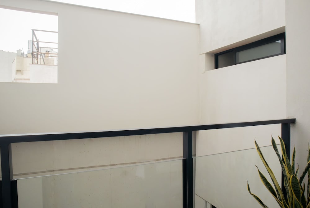 w Lovely 1BR w Balcony in Miraflores