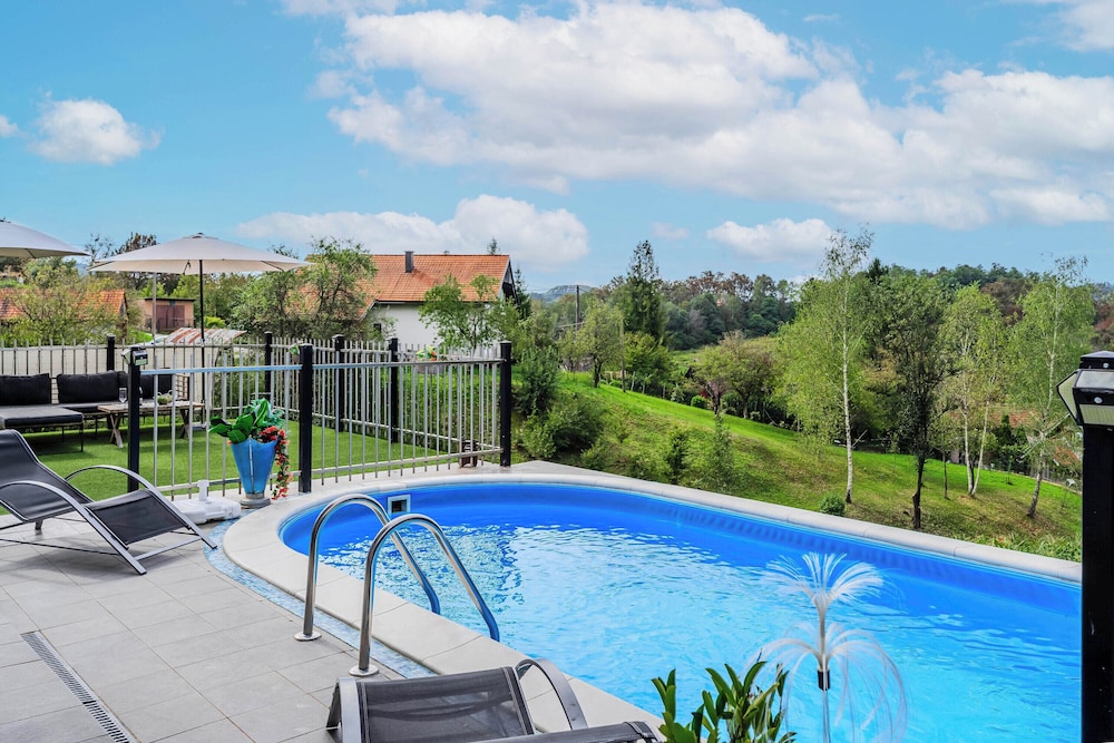 Riverside House With Pool and Hot Tub