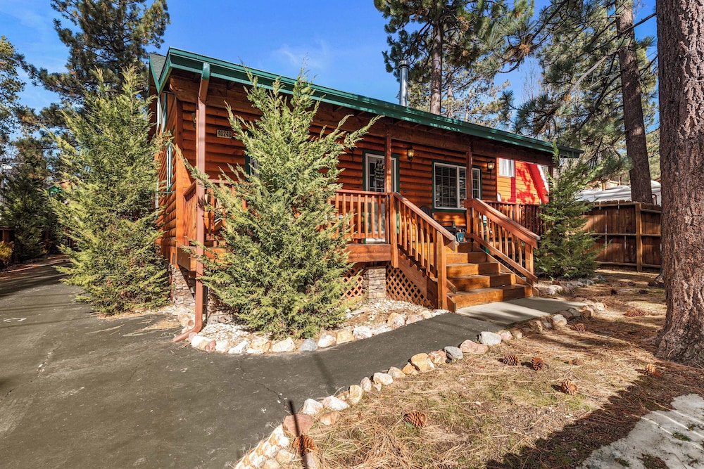 Blue Jay Chalet