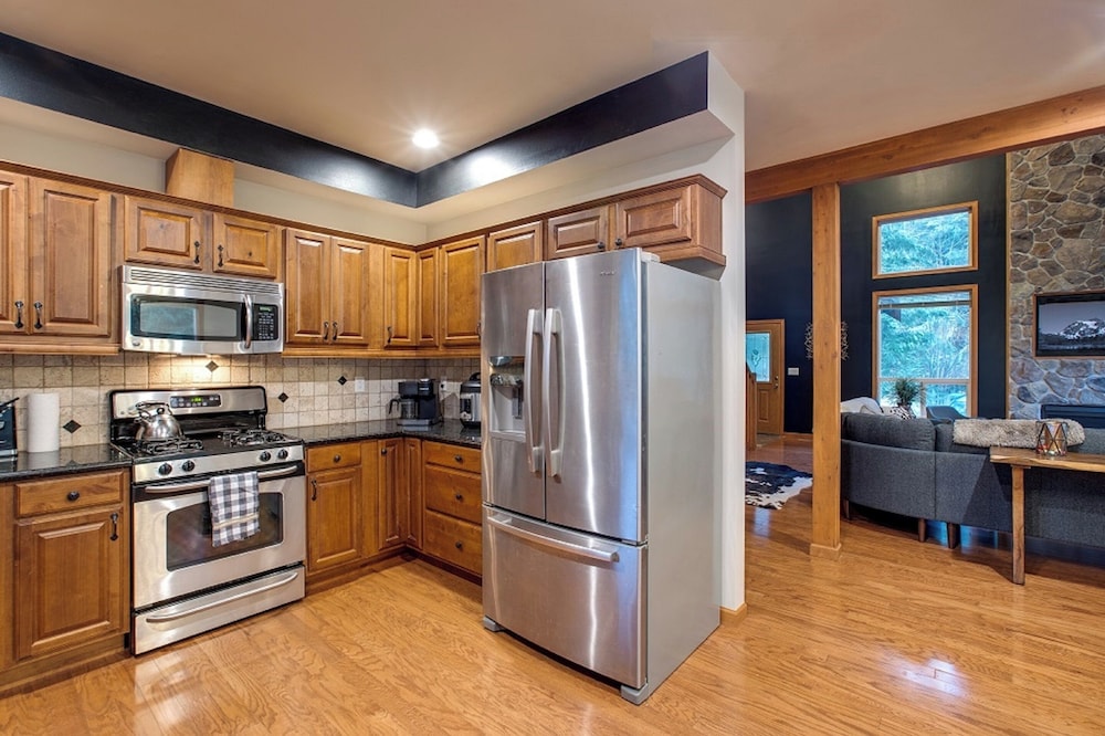 Glacier Springs Cabin 20 An Elegant Country Home