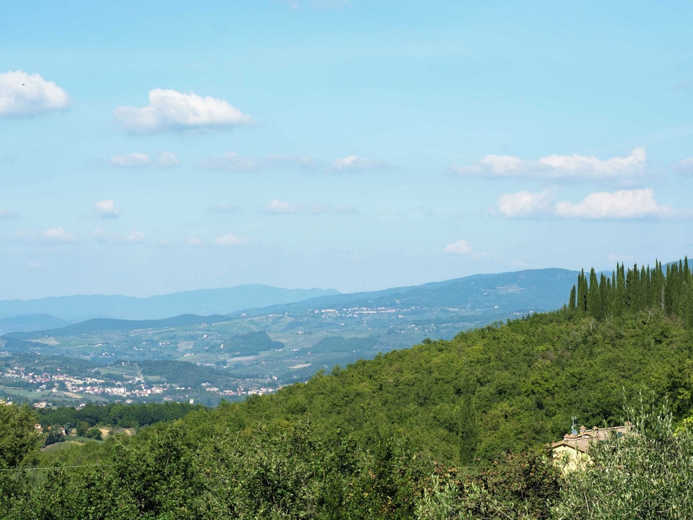 Scenic Stay Near Florence