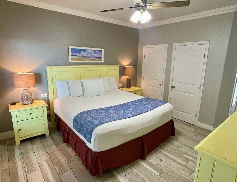 Beachgate Condo Suites And Hotel 341+342 4 Bedroom Condo
