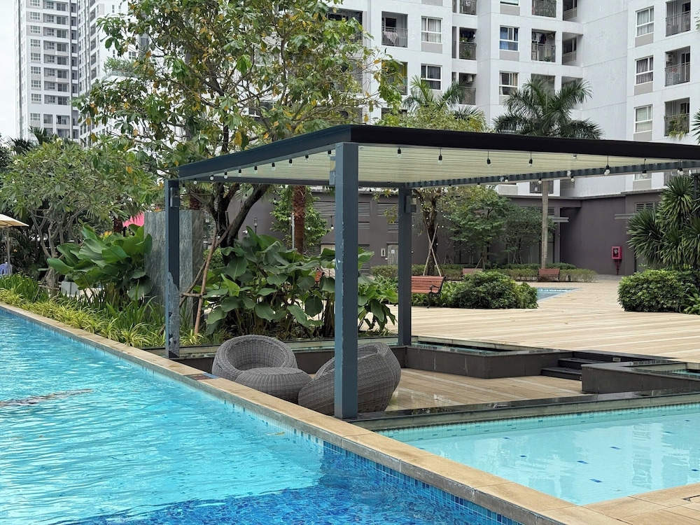 Lang Retreat Apartment Resort Pool Gym