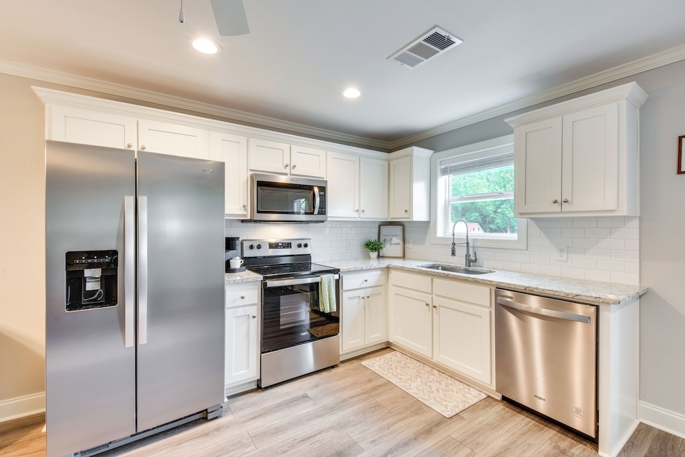 Walkable Condo 3 Mi to Unicoi State Park