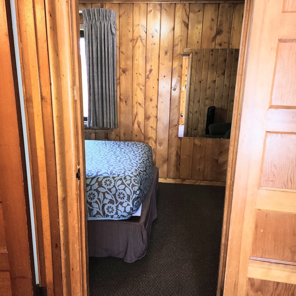 Canyon Motel - Property Image 67