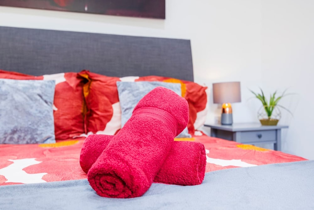 3 Bed 3 Bathroom Flat in Kensington A